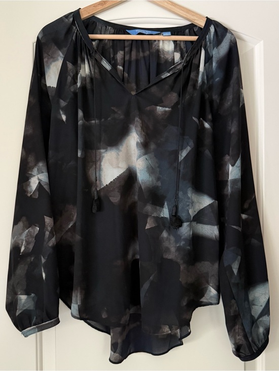 Simply Vera Vera Wang Tops - Simply Vera Vera Wang Black Abstract Tie-Neck Long-Sleeve Blouse